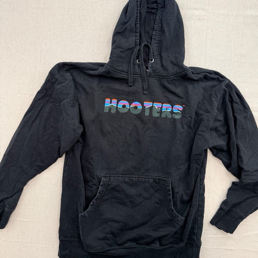 Hooters Sweatshirt